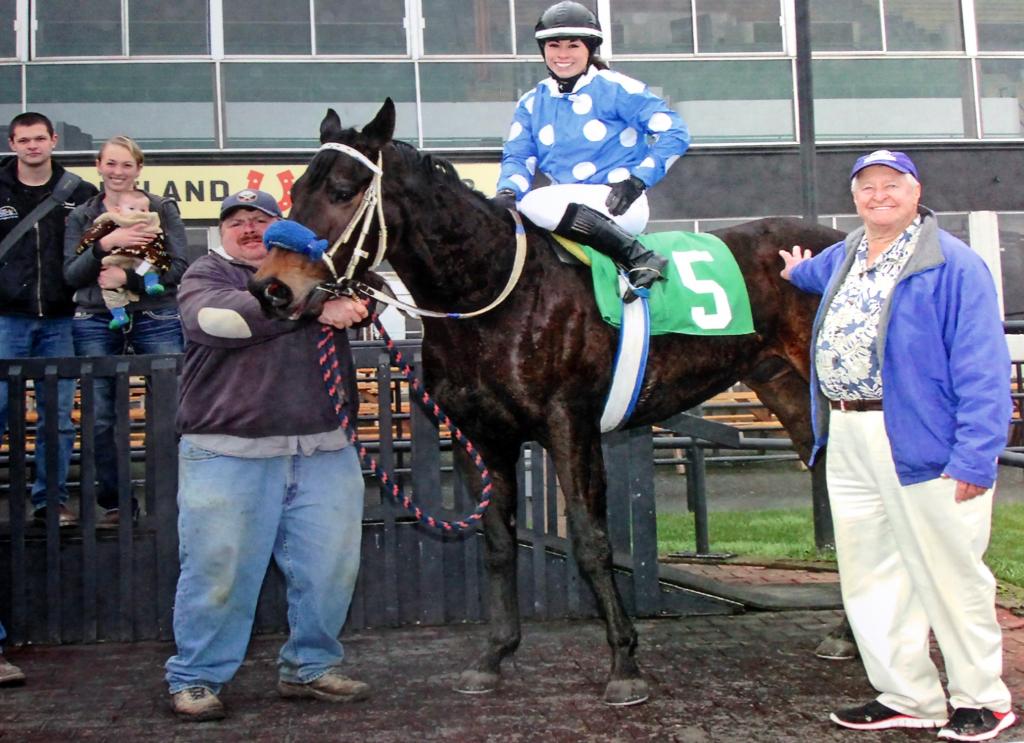 Kassie on Seattle Diner in the winners' circle. (Courtesy of Kassie Guglielmino)